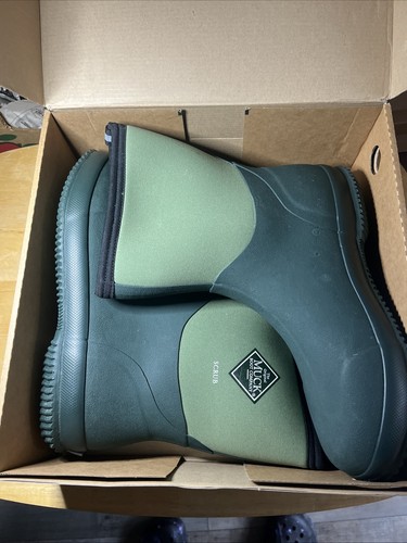 Rare bnib muck - bnib, boots